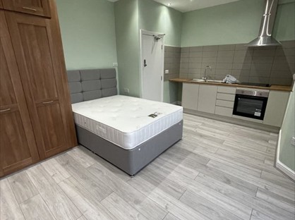 Room in a Shared House, Henniker Gardens, E6