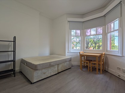 Studio Flat, Ferme Park Road, N8