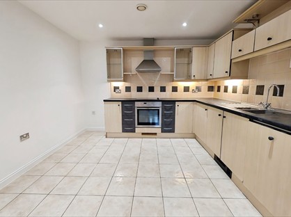 2 Bed Flat, Heol Tredwen, CF10