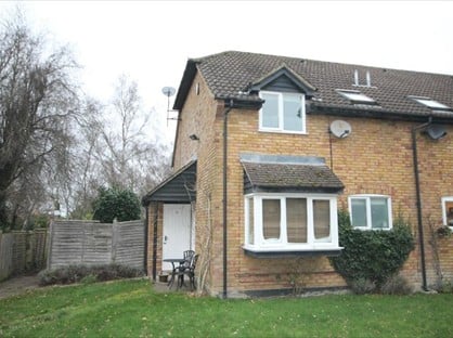 1 Bed Terraced House, Byron Close, RG10