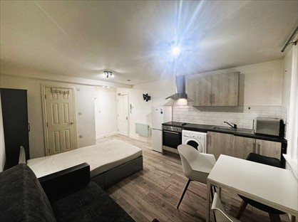 Studio Flat, High Street Croydon, CR0