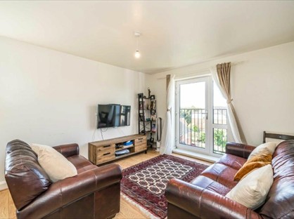 2 Bed Flat, Inverness Road, TW3