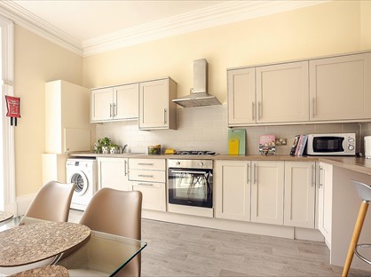 6 Bed Detached House, Bankfield Road, HD1