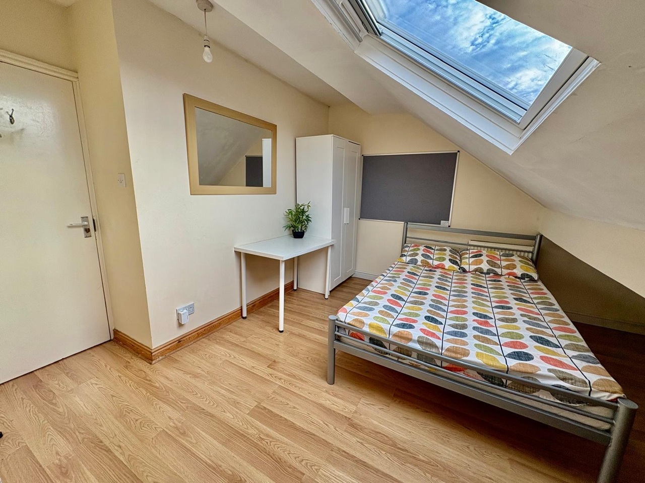 Additional image 12 of 10 Bed Terraced House, Pomona St, S11, N1 7GU