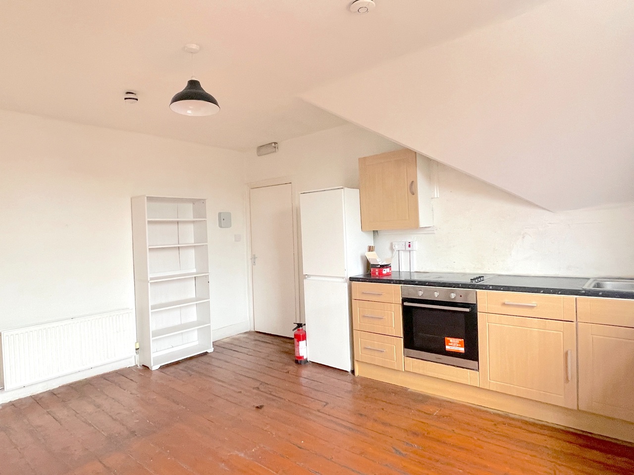 London - 1 Bed Flat, The Broadway, SW19 - To Rent Now for £1,500.00 p/m