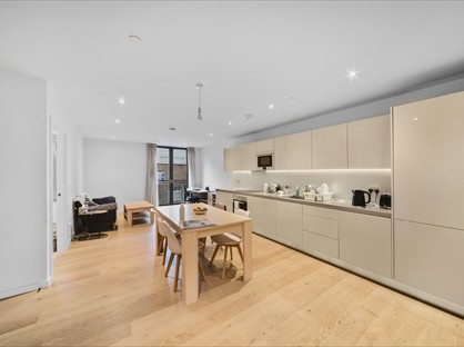 2 Bed Flat, St. Gabriel Walk, SE1