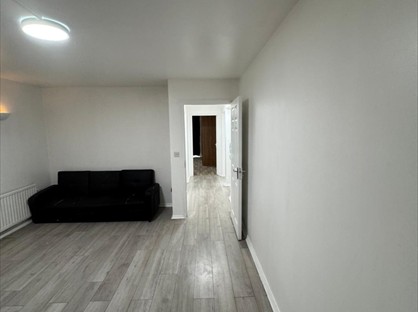 3 Bed Flat, Montague Close, EN5