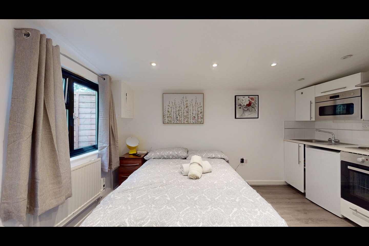 London - Studio Flat, London, NW2 - To Rent Now for £1,100.00 p/m