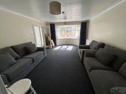 Room in a Shared House, Rickards Close, KT6