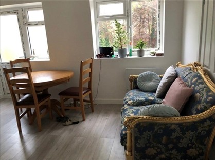 Room in a Shared Flat, Mortimer Crescent, KT4