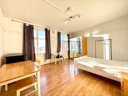 3 Bed Flat, Midland Court, NW3