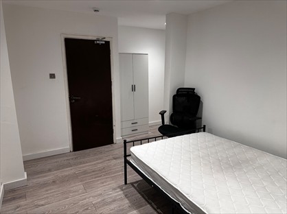 Room in a Shared House, Cromwell Road, N10