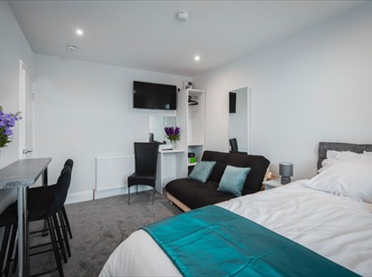 Studio Flat, No Bills And No Deposit, FY1