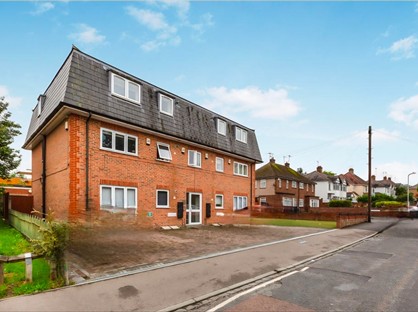 2 Bed Flat, Hillside Avenue, DA12
