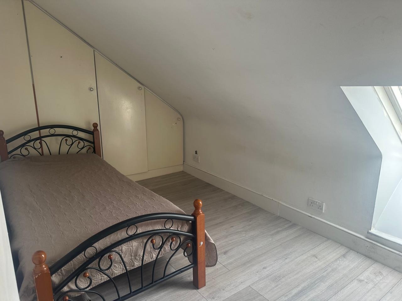 Ilford - Room in a Shared House, Eastern Avenue, IG4 - To Rent Now for ...