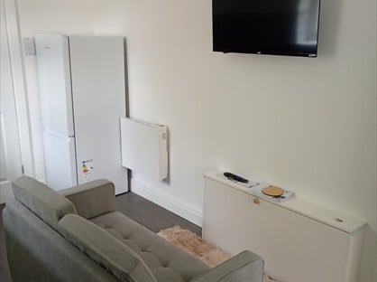 1 Bed Flat, Saville Road, SK8