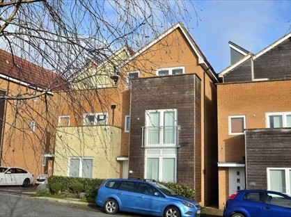 3 Bed Semi-Detached House, Wannamaker Gardens, MK4