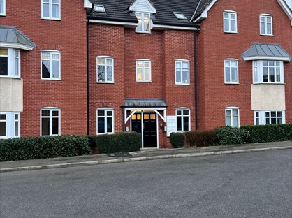 2 Bed Flat, Flaxley Close, LN2