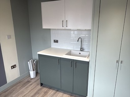 Studio Flat, Maury Road, N16