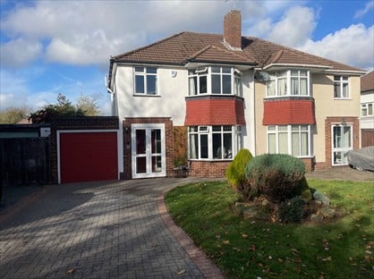 3 Bed Semi-Detached House, Blenheim Road, BR6