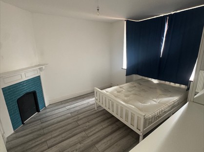 Room in a Shared House, Alfred Road, KT1