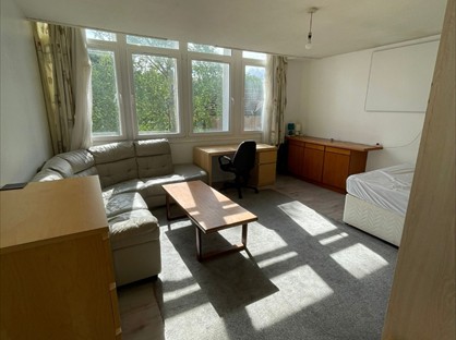 2 Bed Flat, Magnum House, DD1