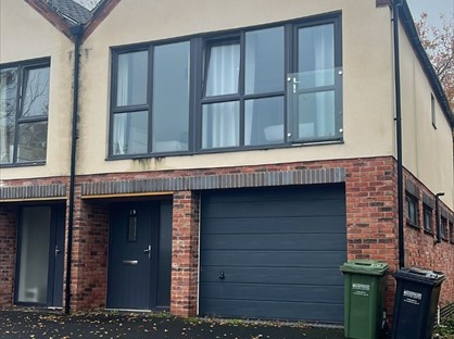 4 Bed Semi-Detached House, Saxon Way, WR9