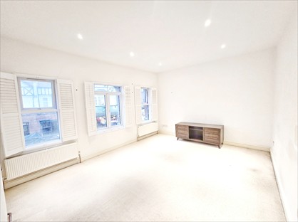 1 Bed Flat, Replingham Road, SW18