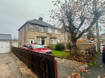 3 Bed Semi-Detached House, Hollybank Gardens, BD7