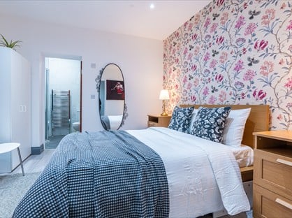 3 Bed Flat, North End Road, W14