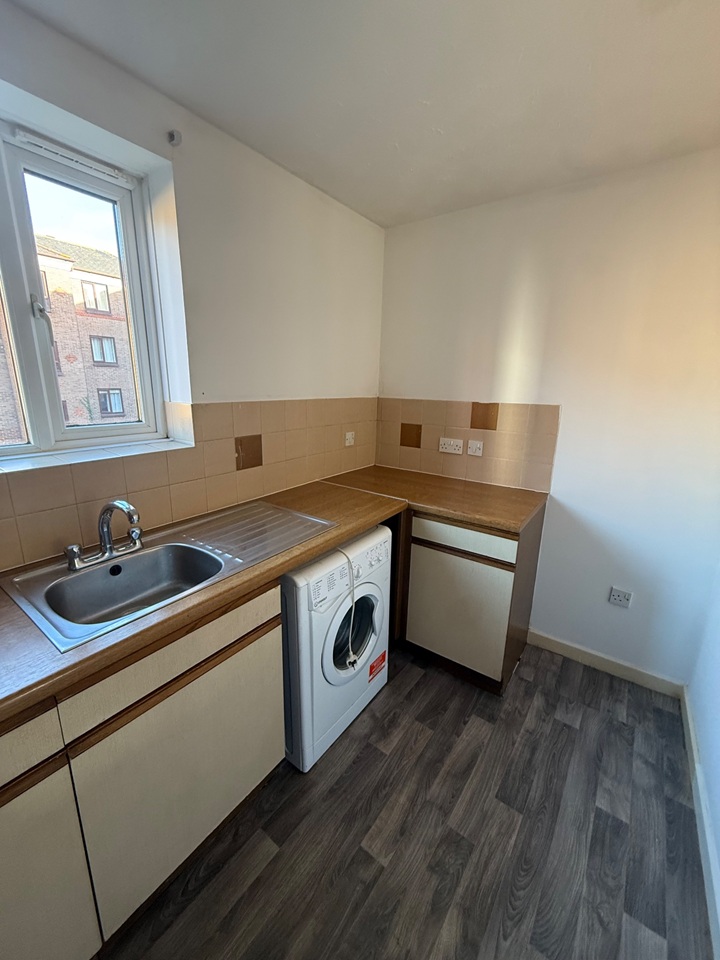 Bristol - 1 Bed Flat, Tiffany Court, BS1 - To Rent Now for £1,100.00 p/m