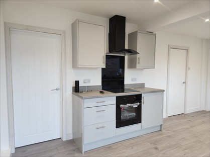 3 Bed Semi-Detached House, Eastleigh Drive, WF3