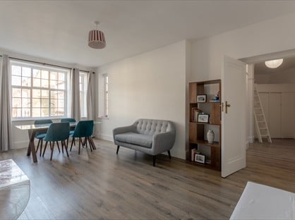 Studio Flat, Howitt Close, NW3