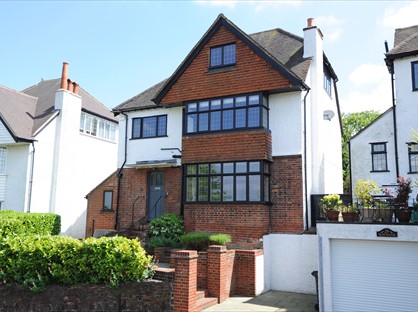 4 Bed Detached House, Mountside, GU2