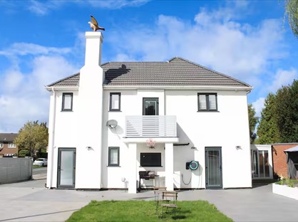 7 Bed Detached House, Minley Road, GU14