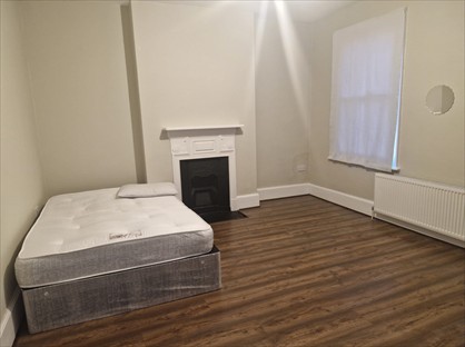 Room in a Shared House, Brighton Road, CR8