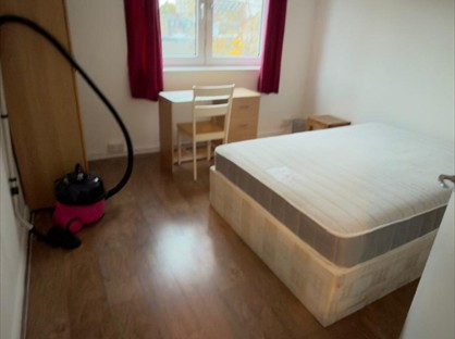 Room in a Shared House, Westerham, NW1