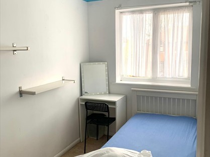 Room in a Shared House, Morley Road, SM3