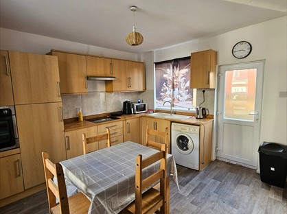 3 Bed Terraced House, Hirst Gate, S64