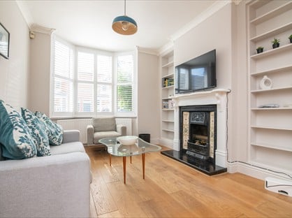 3 Bed Terraced House, Wellesbourne Grove, CV37