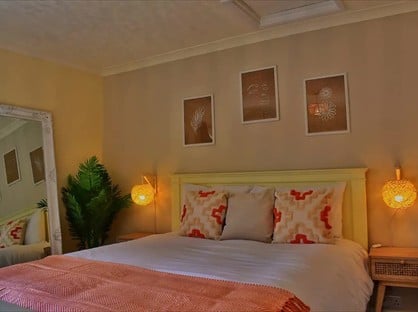 2 Bed Terraced House, Hall Street, NR24