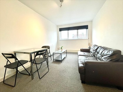 2 Bed Flat, Summerhill Court, BS5