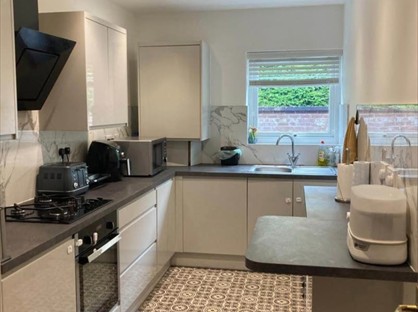 2 Bed Flat, Dene House, SK4