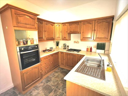 3 Bed Terraced House, Broughton Avenue, DN5