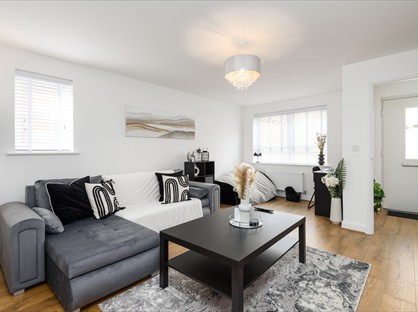 3 Bed Semi-Detached House, Nutwood Avenue, CT2