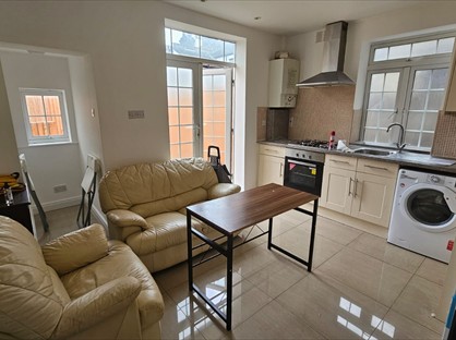 2 Bed Flat, Portland Road, SE25