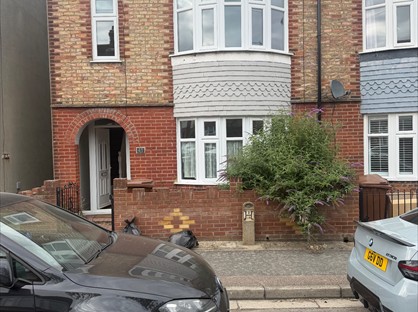 3 Bed Terraced House, Larkfield Avenue, ME7