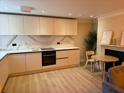 3 Bed Flat, Chapel Place, CT11