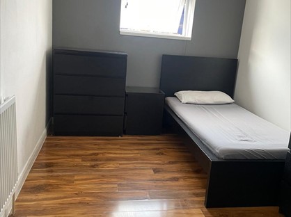 Room in a Shared House, Oaklands Park Avenue, IG1