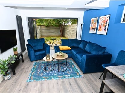 5 Bed Semi-Detached House, London Road, RH10